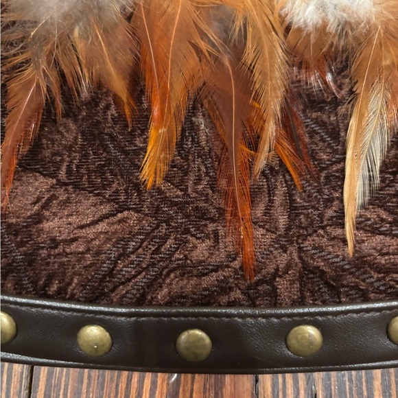 Prezzo Leather feathers And Crushed Velvet Handbag With Studs - Picture 4 of 6